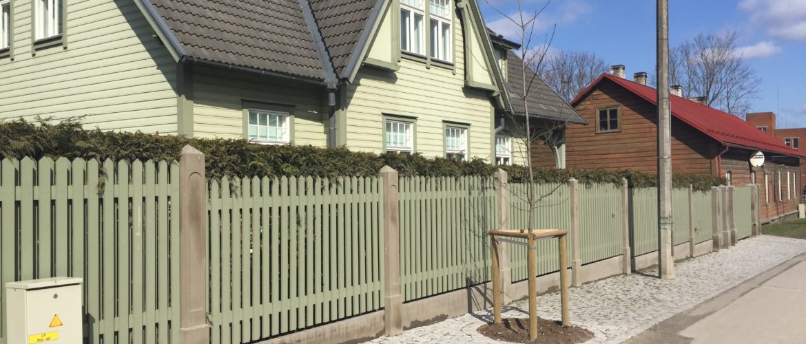 Betoon postid ja aed Tartu